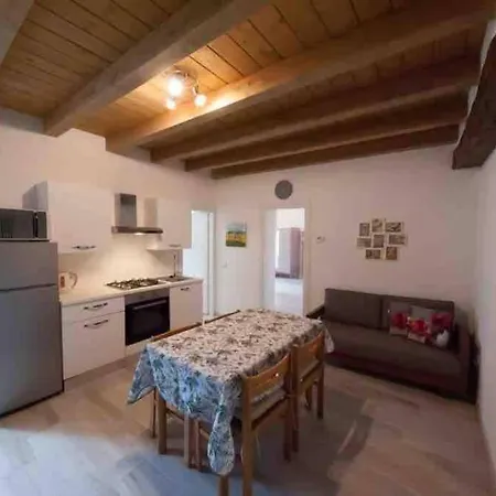 Apartment La Casa Del Pino A Due Passi Dal Mandello del Lario