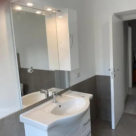 La Casa Del Pino A Due Passi Dal * Mandello del Lario