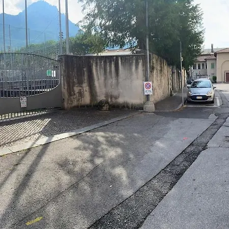 La Casa Del Pino A Due Passi Dal Mandello del Lario
